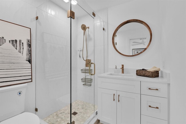 Building Photo - 17026 Bay St