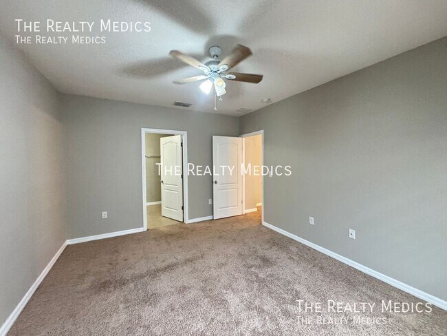 Building Photo - 1665 Laurel Oaks Dr