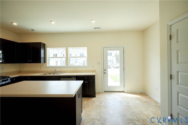 Building Photo - 216 Greenpark Rd