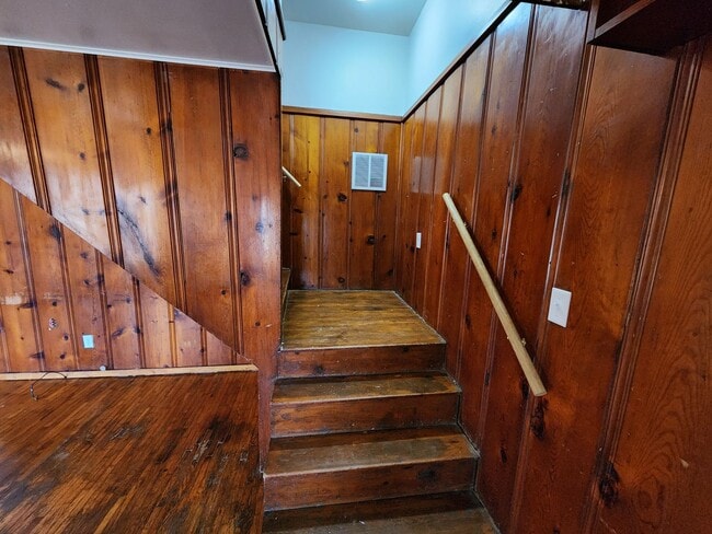 Building Photo - Spacious 3-Bedroom, 2-Bathroom Home AVAILABLE NOW!!