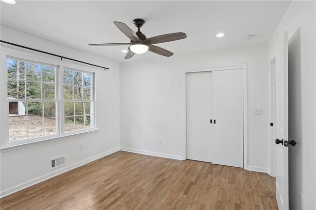Building Photo - 262 Atwood Dr NW