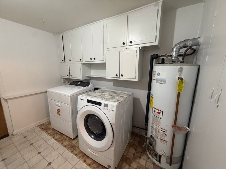 Building Photo - 3415 Collegiate Ct