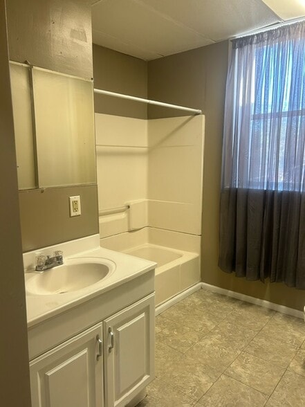 Bath - 4254 Michigan Ave
