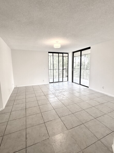 Building Photo - 10401 W Broward Blvd