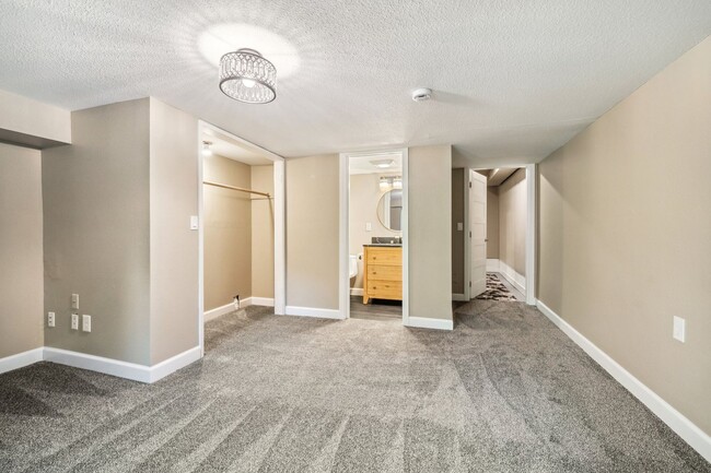 Building Photo - 4312 Botticelli St