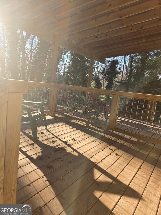 Building Photo - 320 Vine St