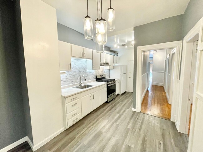 Building Photo - Prime North Beach 2Bed/1Bath with City Vie...