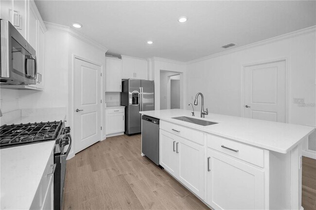 Building Photo - 17432 Holly Wl Ave