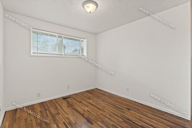 Building Photo - Gladstone Charmer | 3 Bedroom 2 Bathroom H...