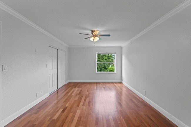 Building Photo - 7803 NW 70th Ave