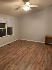 Building Photo - Kittrell Duplex 3