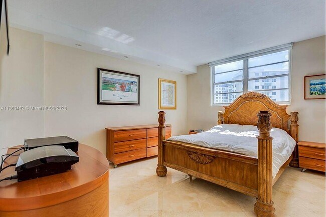 Building Photo - 3000 S Ocean Dr