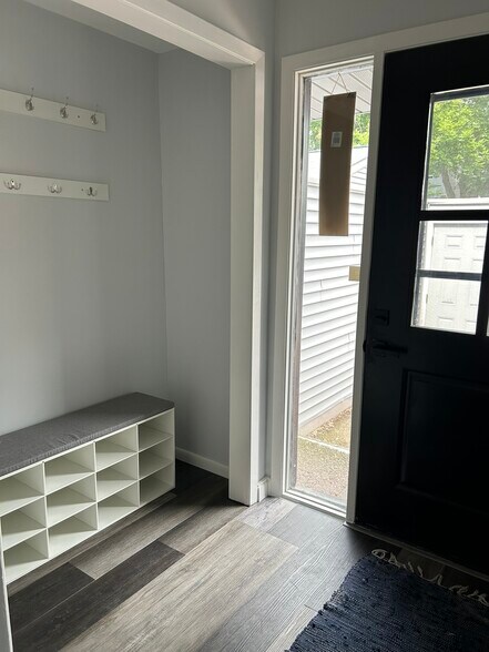 Front entry - 2706 Mackubin St