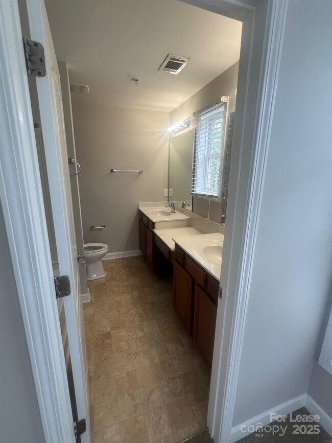 Building Photo - 8728 Arbor Creek Dr