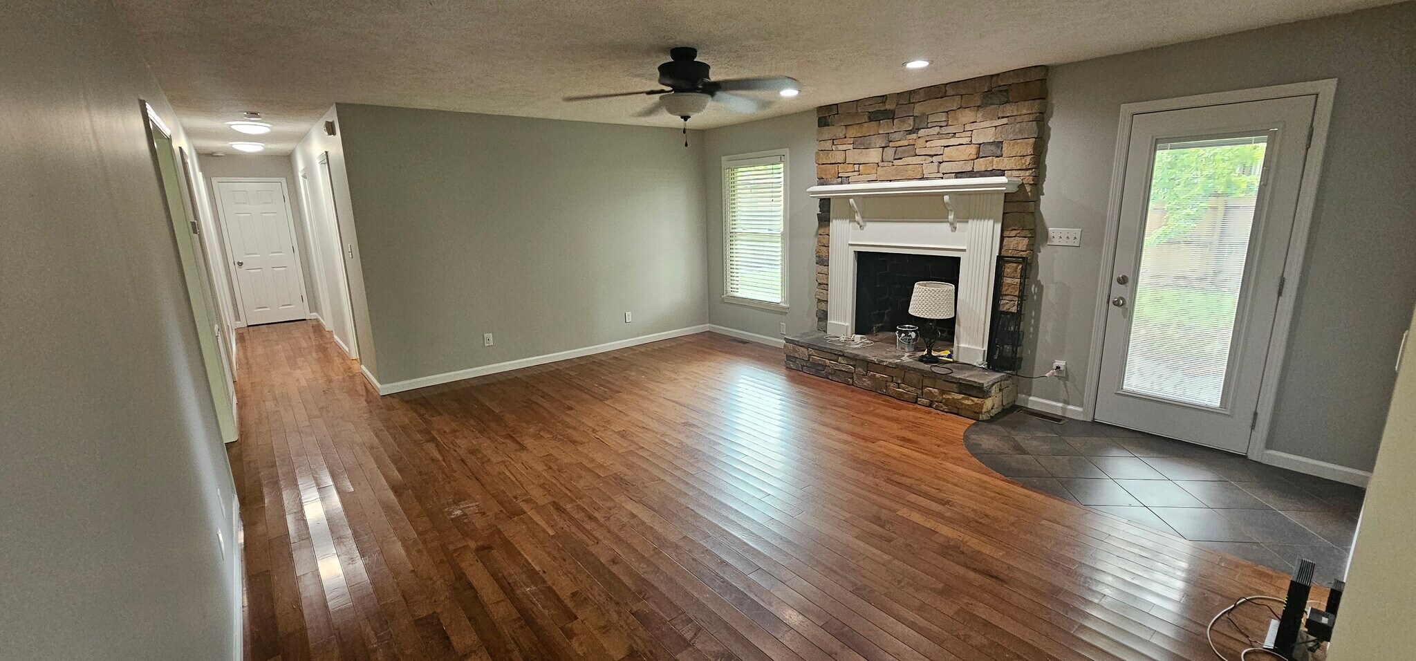 Living room - 901 Hurst Dr