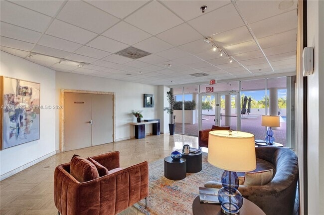 Building Photo - 6422 Collins Ave