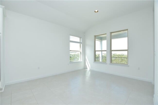 Building Photo - 413 Maialina Cove
