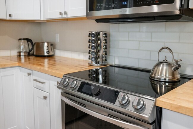 Building Photo - 255 Matterhorn Dr