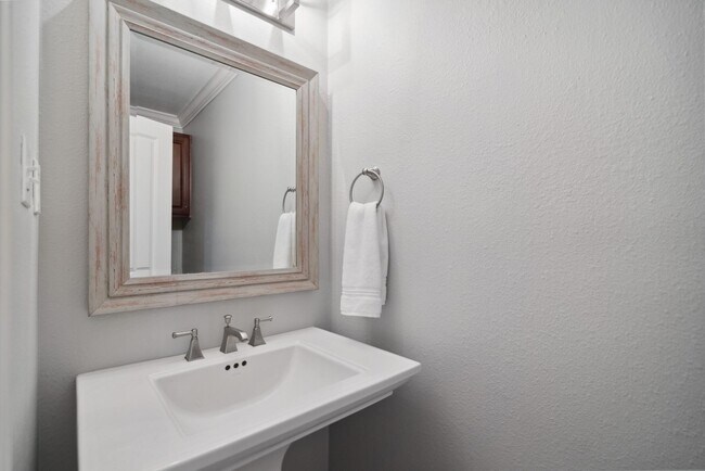 Building Photo - 768 Worthshire St