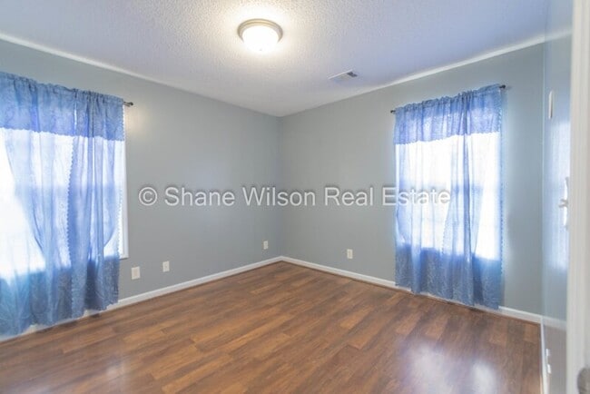Building Photo - 216 Periwinkle Way