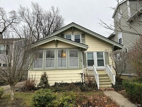 Building Photo - 1424 Smith Ave