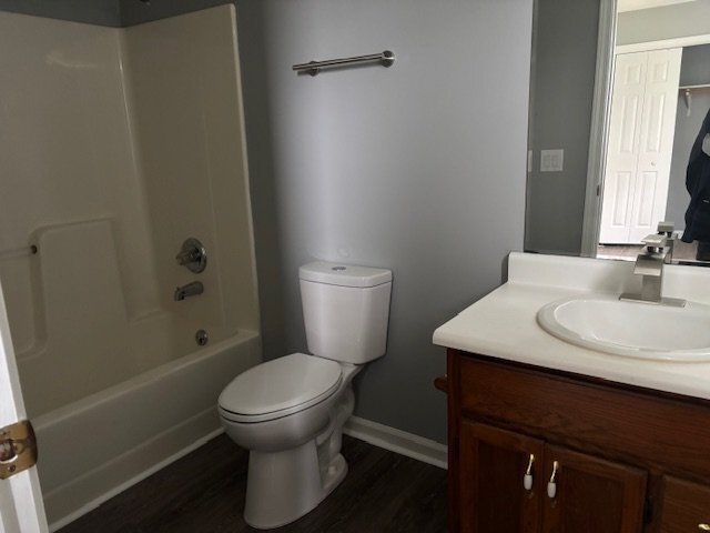 Building Photo - 123 Village Cir