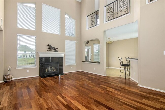 Primary Photo - 11215 Burmese Ln