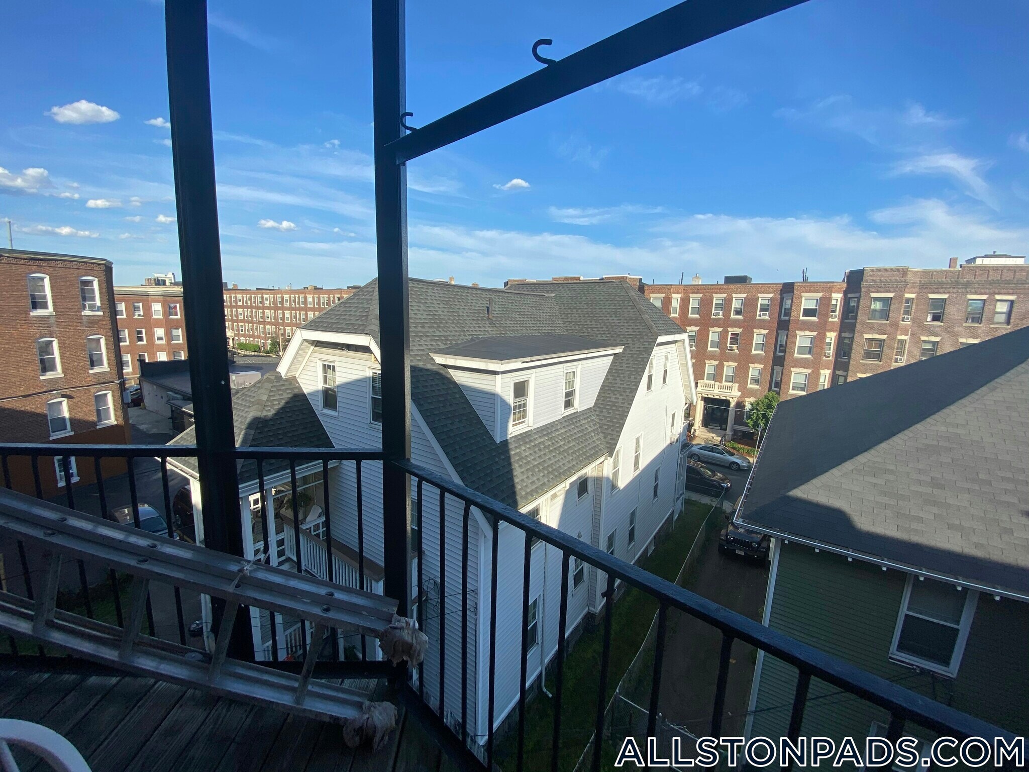 Building Photo - 19 Long Ave