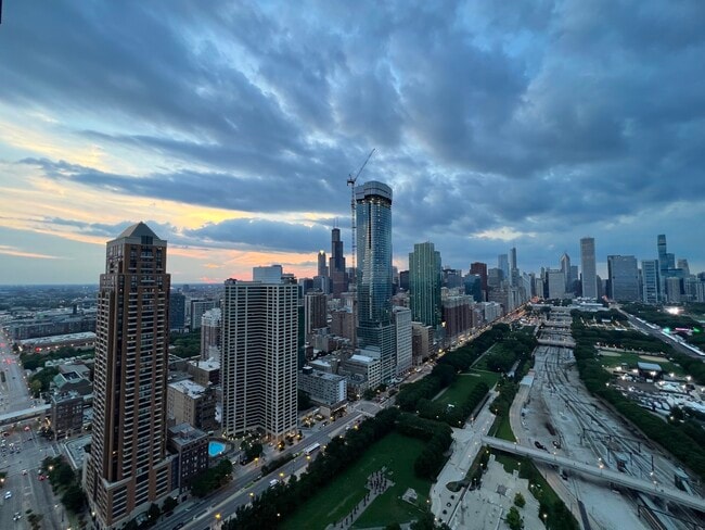 Building Photo - 1201 S Prairie Ave