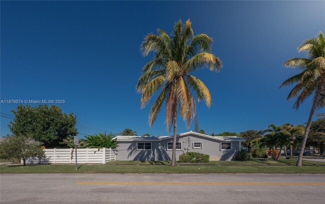 Building Photo - 800 N 46th Ave