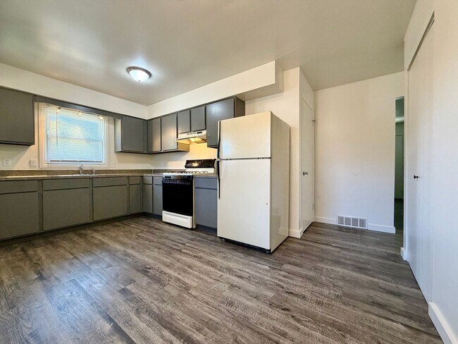 Building Photo - 487 84th St SW