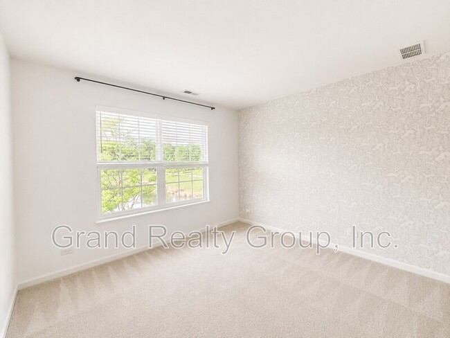 Building Photo - 376 S Jade Ln