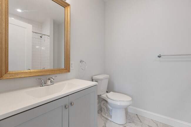 Building Photo - 62-64-64 Edson St