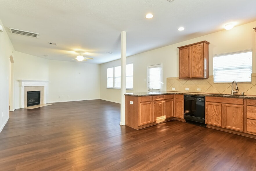 Building Photo - 1006 Blair Field Ln