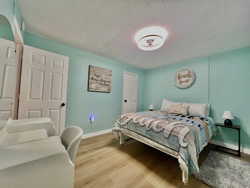 Building Photo - 4215 E Bay Dr