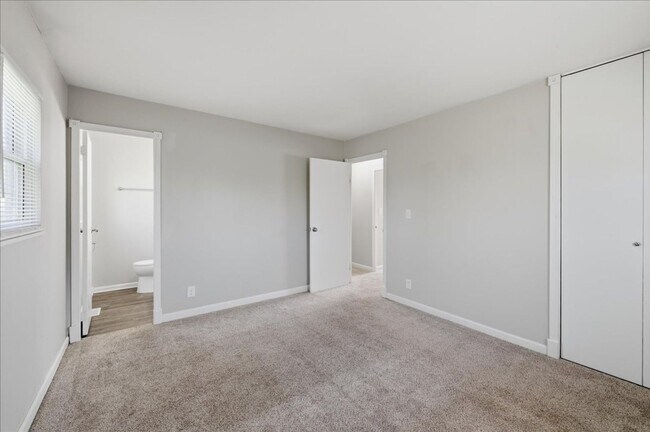 Building Photo - 3226 Voigt Dr