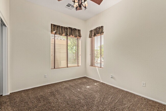 Building Photo - 3 Bedroom with Den in Chandler