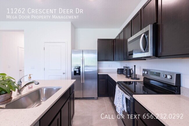 Building Photo - 11262 Crescent Deer Dr