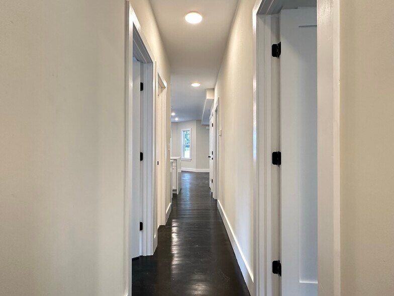 Building Photo - 131 Grampian Way