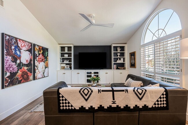 Building Photo - 10511 E Terra Dr