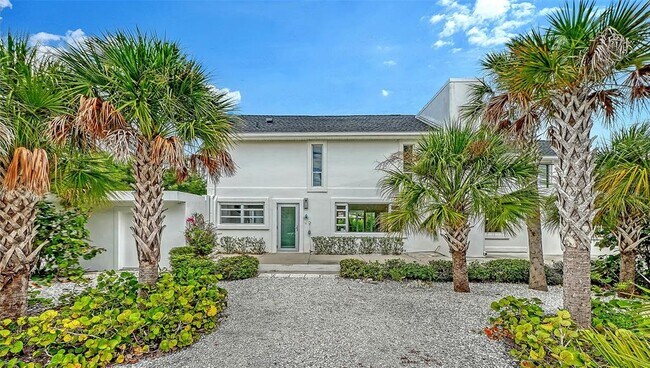 Building Photo - 7665 Sanderling Rd