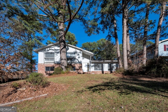 Primary Photo - 1870 Sandgate Cir SW