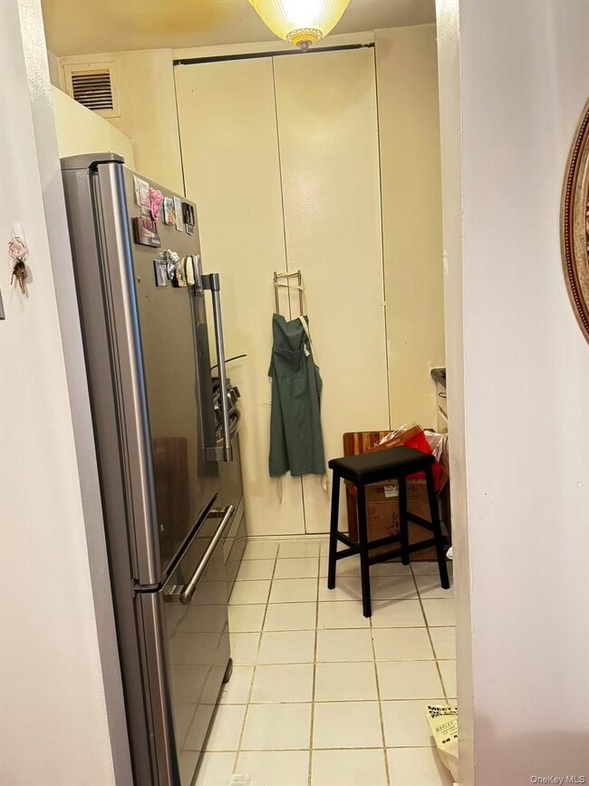 Building Photo - 145 E 48th St