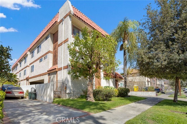 Building Photo - 1021 Linden Ave