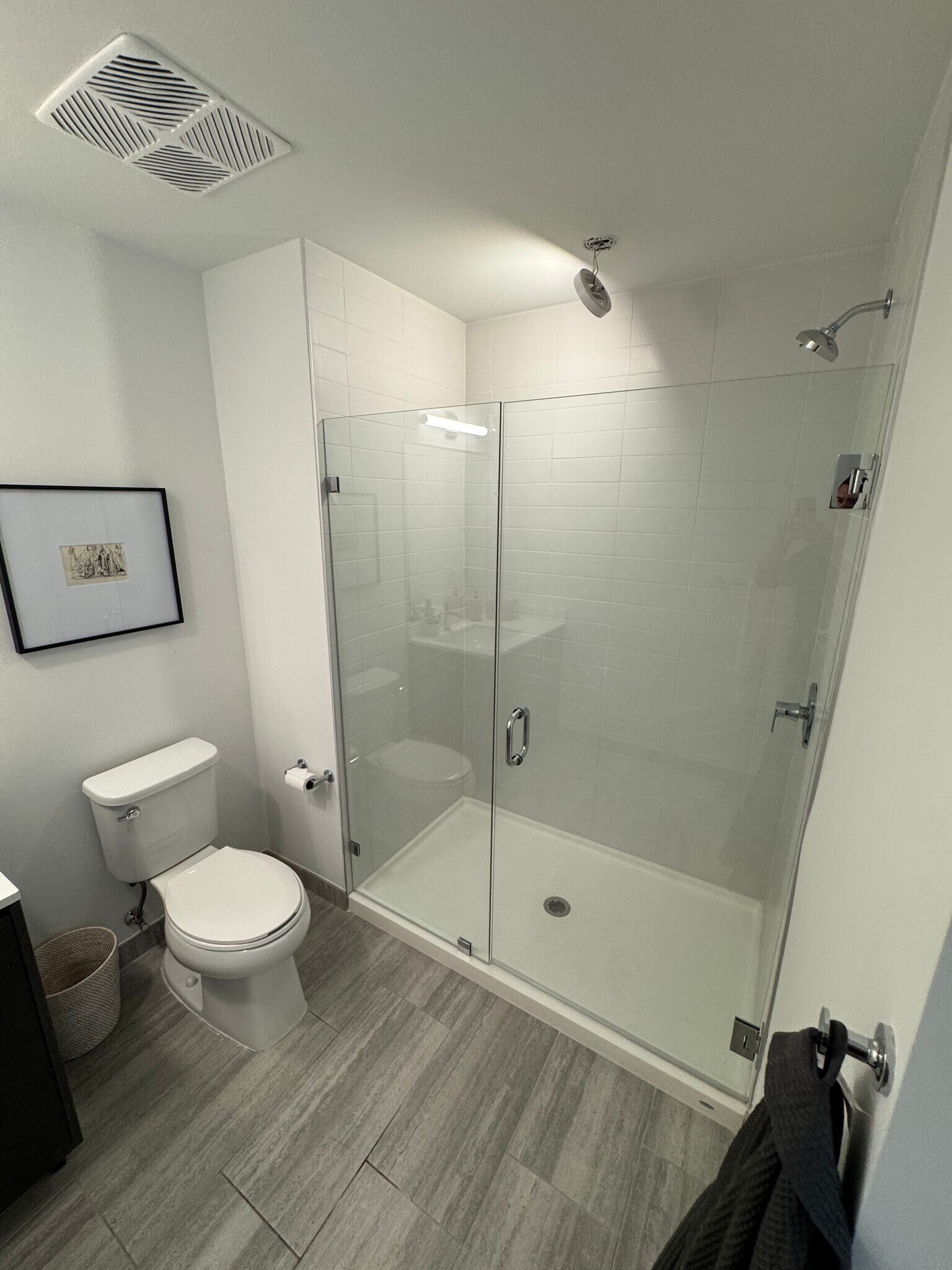 Building Photo - 132 NE 22nd St