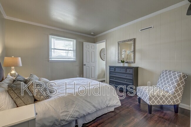 Building Photo - 3147 Parkdale Rd