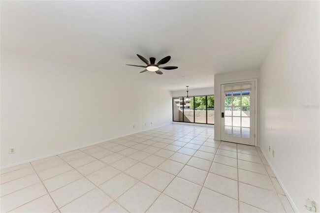 Building Photo - 835 S Osprey Ave