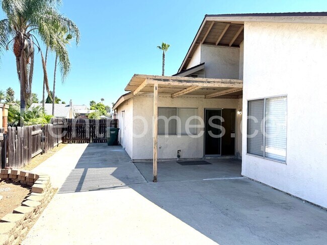 Building Photo - 1553 Palomar Dr
