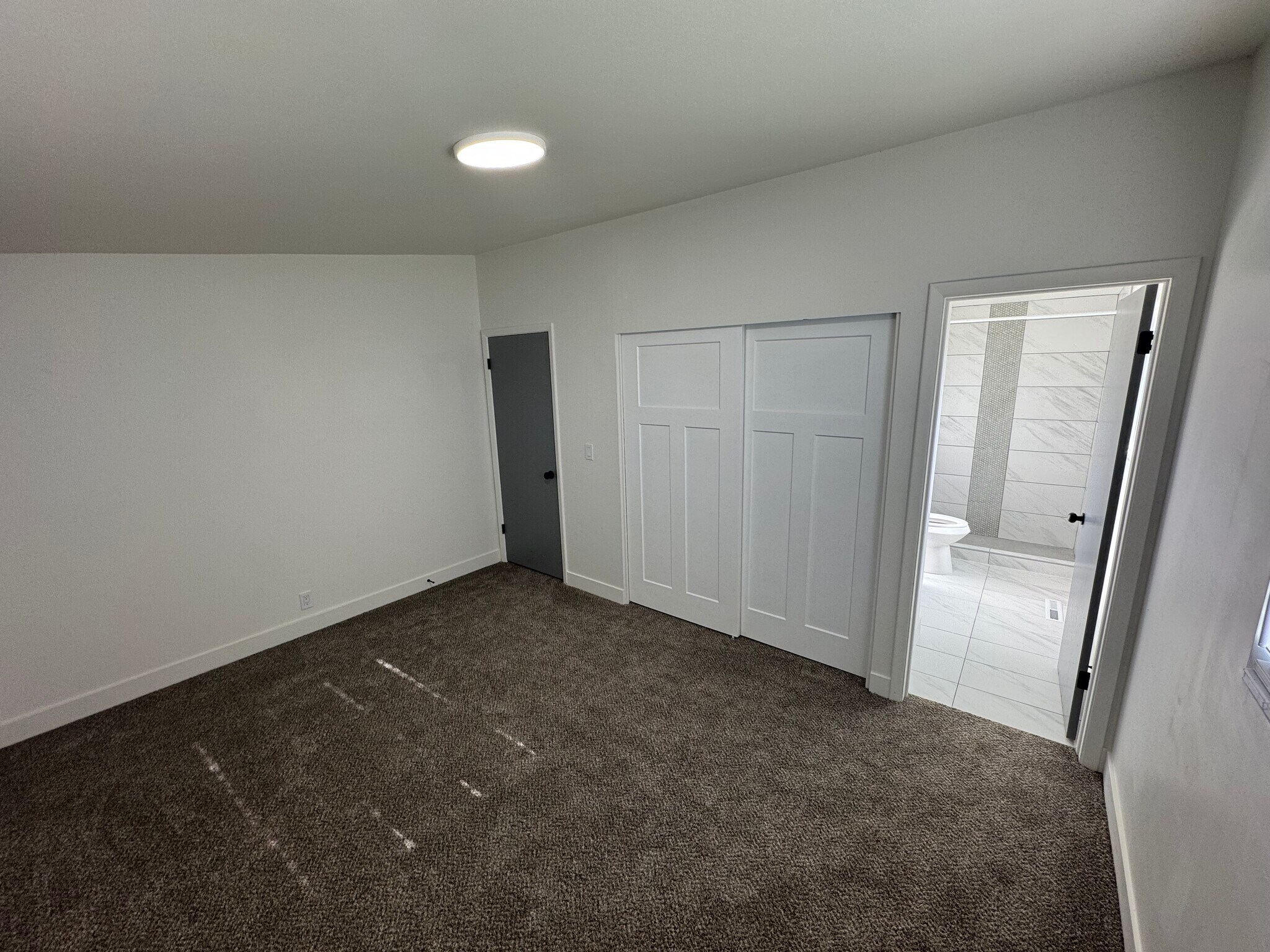 Building Photo - 2171 W Kirkham Way