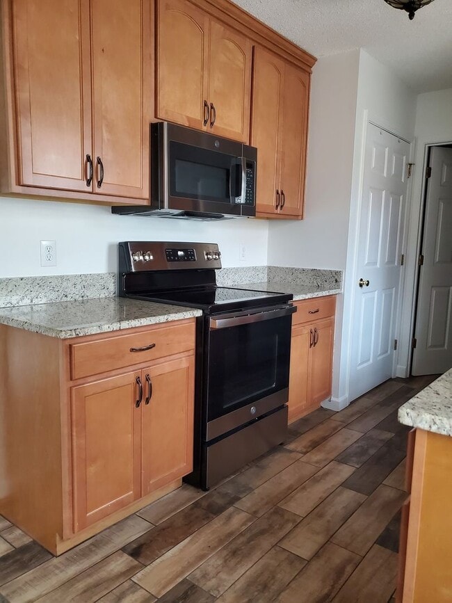 Building Photo - Ready to move in!
